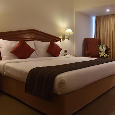 Hotel Sagar Plaza City Centre Pune Dış mekan fotoğraf