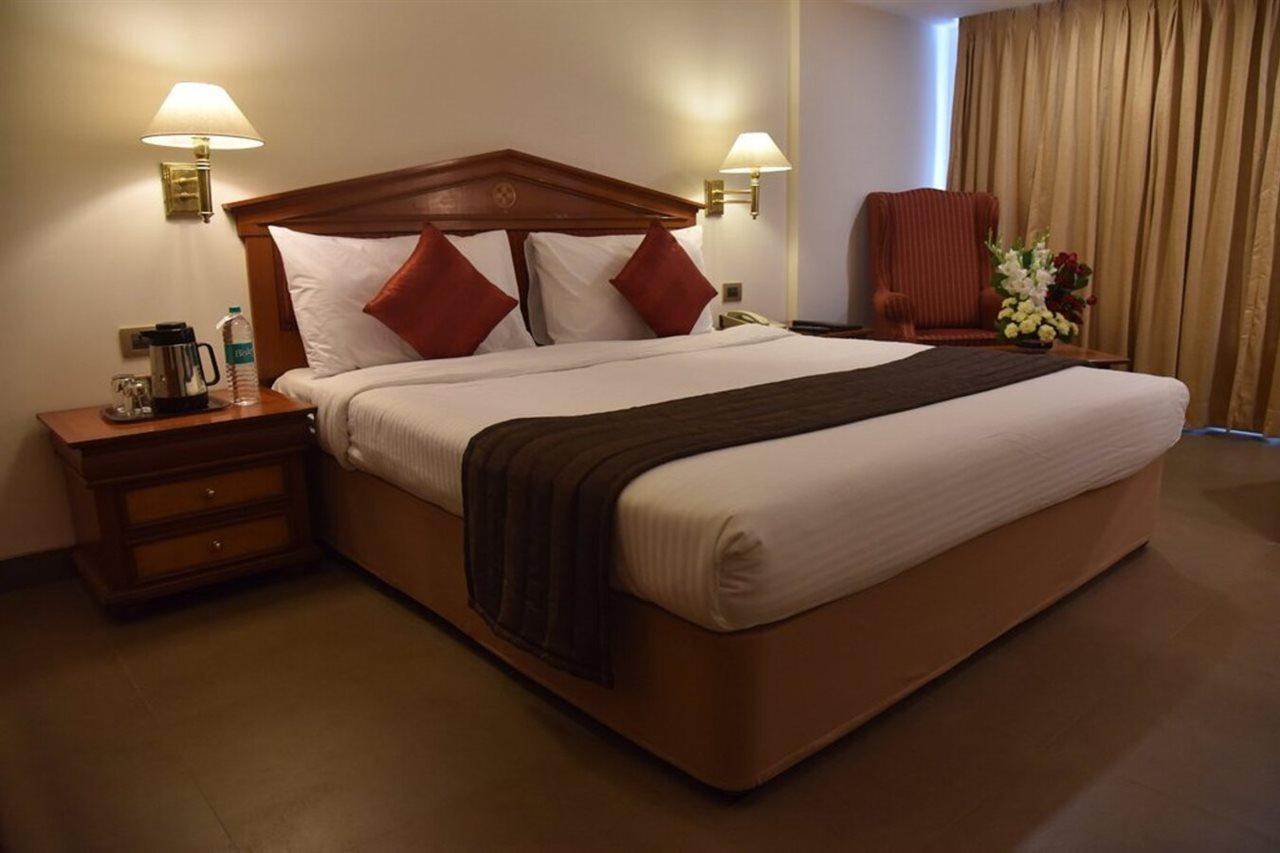 Hotel Sagar Plaza City Centre Pune Dış mekan fotoğraf