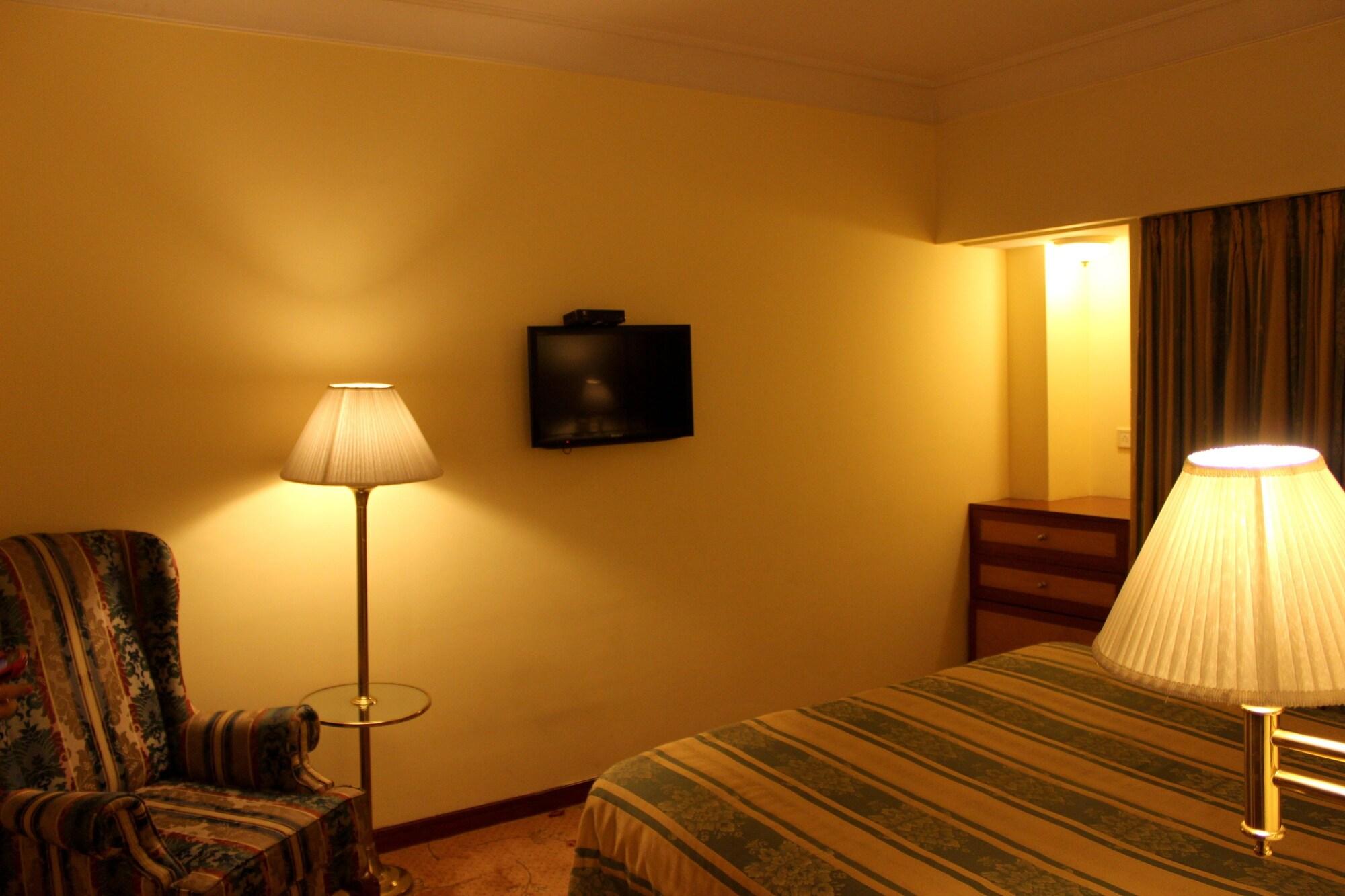 Hotel Sagar Plaza City Centre Pune Dış mekan fotoğraf