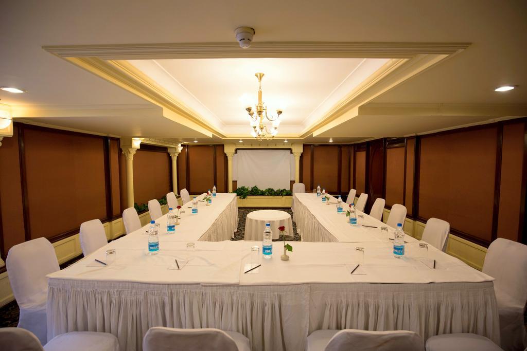 Hotel Sagar Plaza City Centre Pune Dış mekan fotoğraf