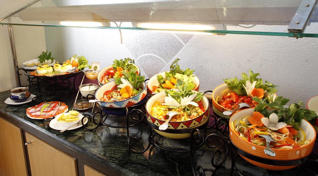 Hotel Sagar Plaza City Centre Pune Dış mekan fotoğraf