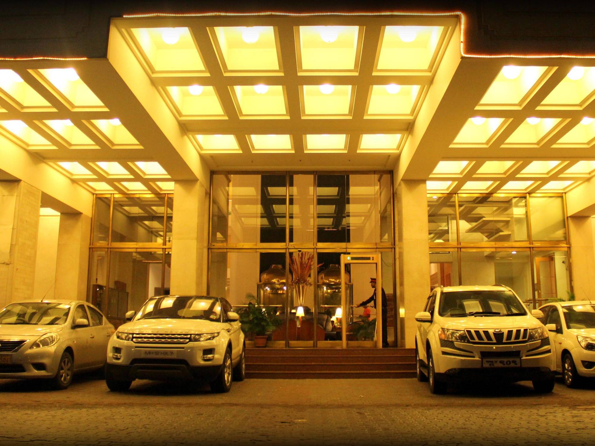 Hotel Sagar Plaza City Centre Pune Dış mekan fotoğraf