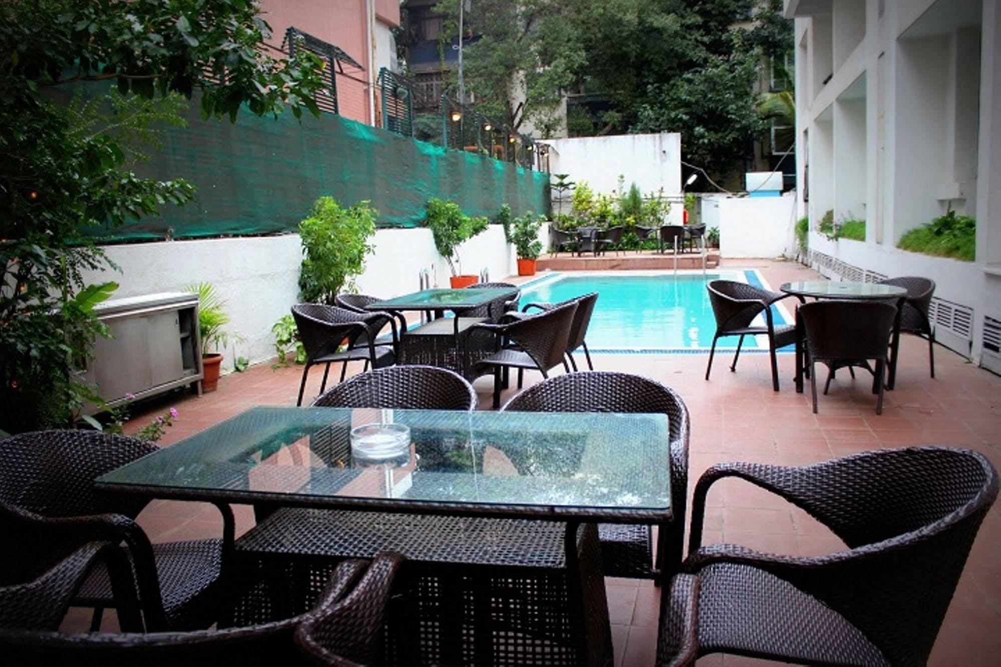 Hotel Sagar Plaza City Centre Pune Dış mekan fotoğraf